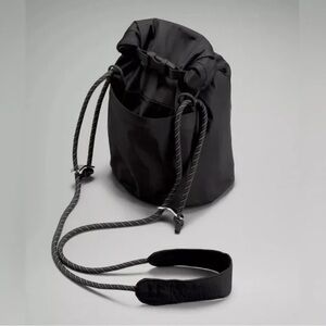 Lululemon roll top crossbody bag 3L black